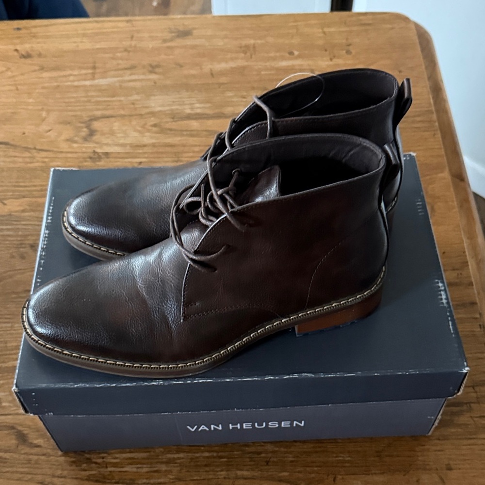 Van Heusen Dark Brown Leather Chukka Boots